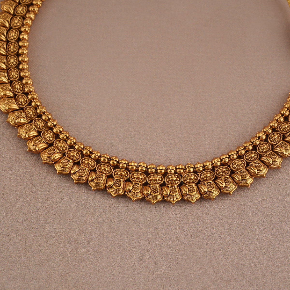 Beautiful antique gold plain necklace set