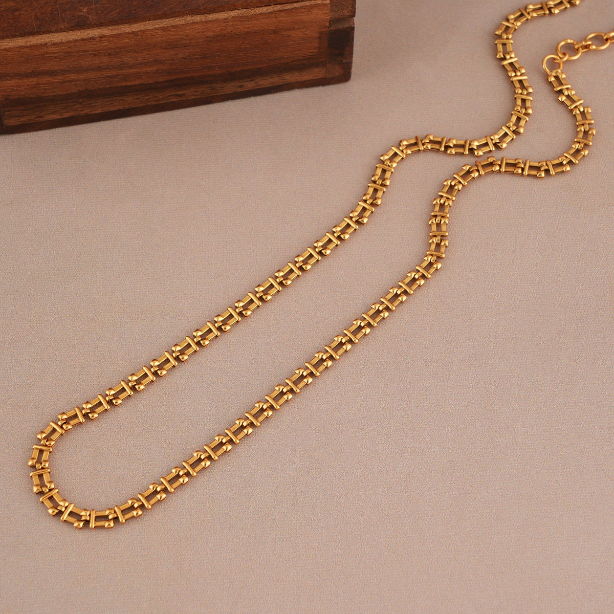 Cute antique gold plated curb chain