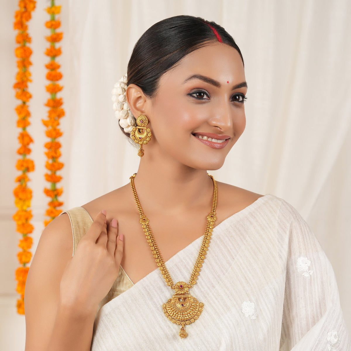 Long plain antique gold necklace set with earring
