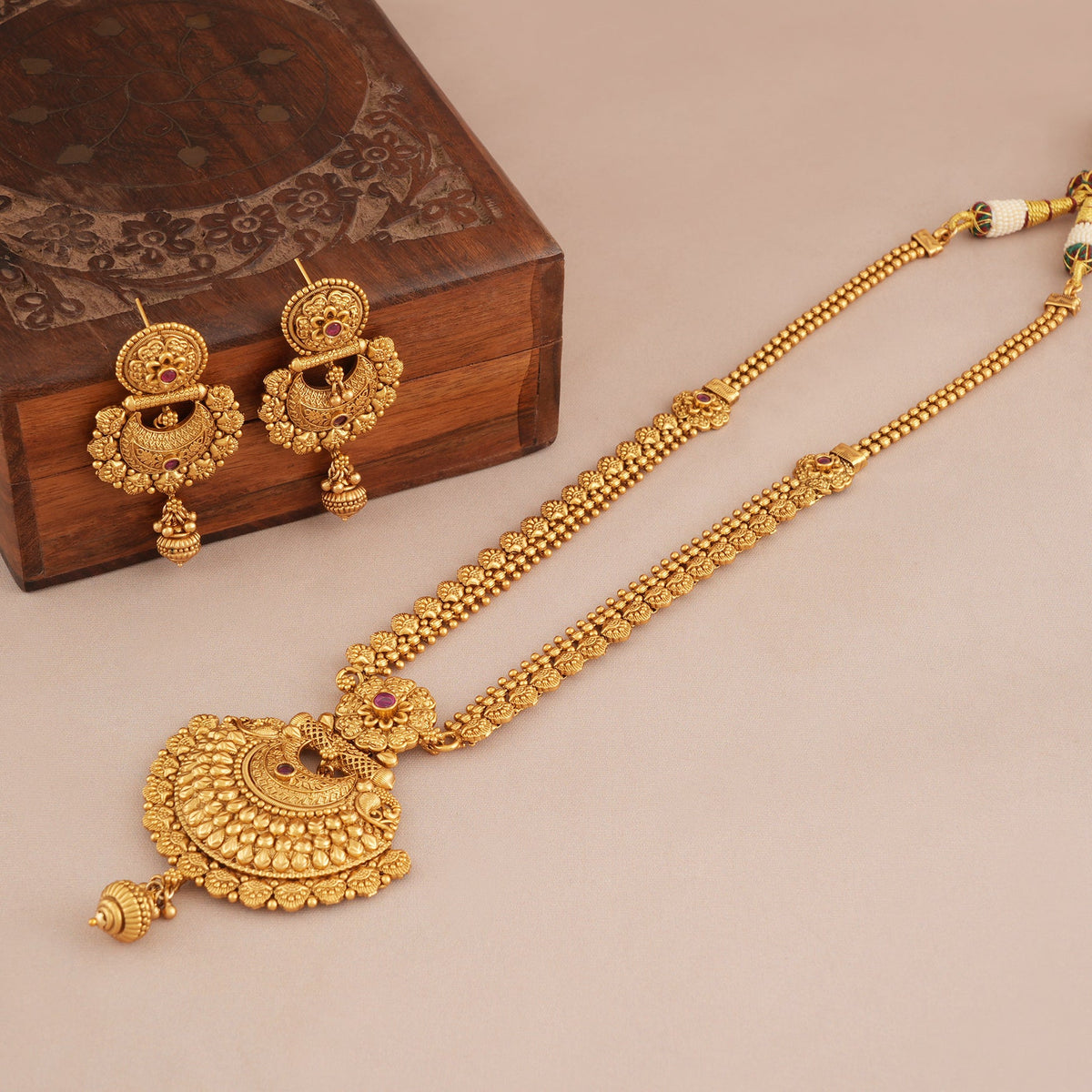 Long plain antique gold necklace set with earring