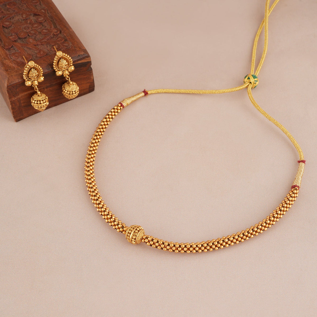 Beautiful plain antique gold necklace choker set