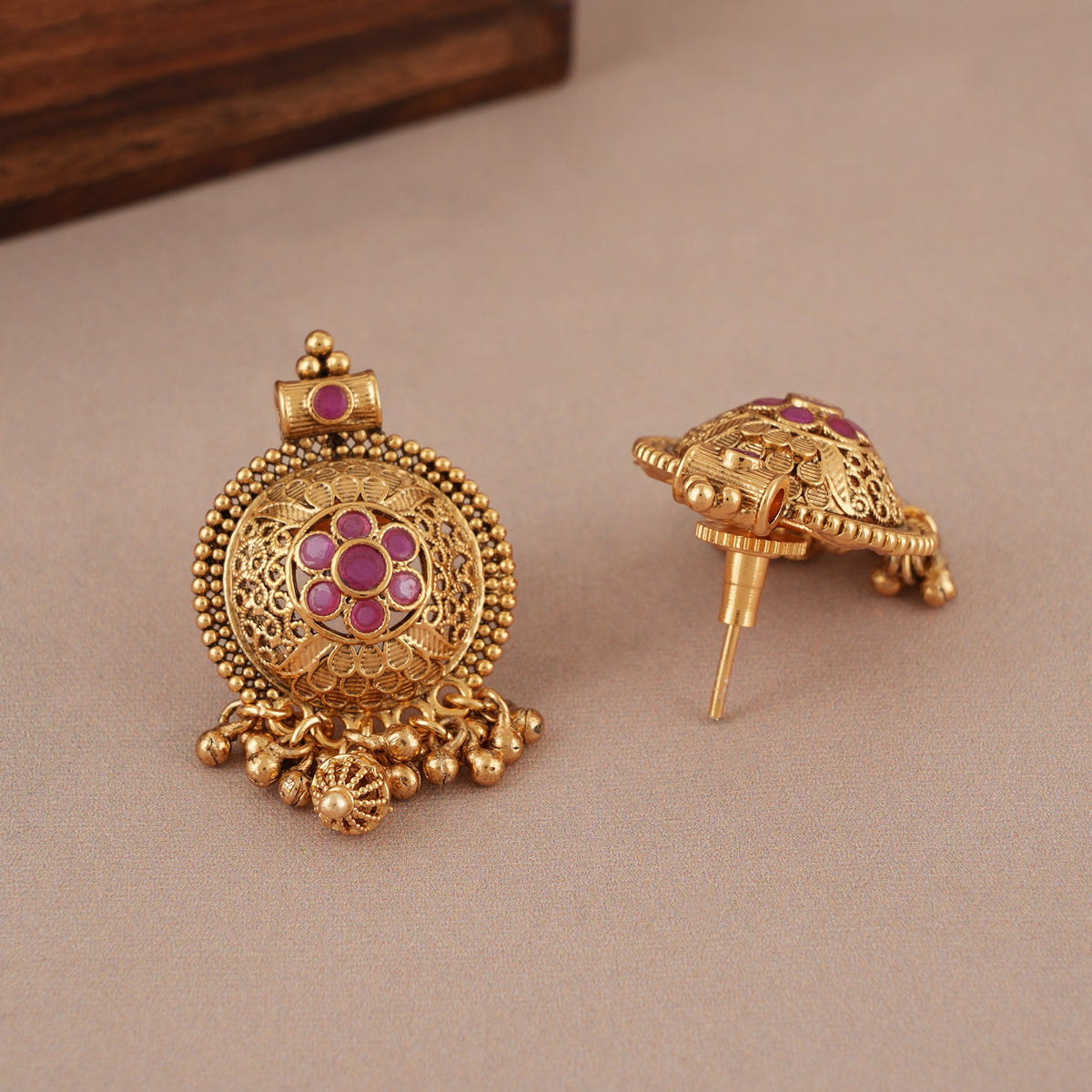 Stunning antique gold ruby pendant set