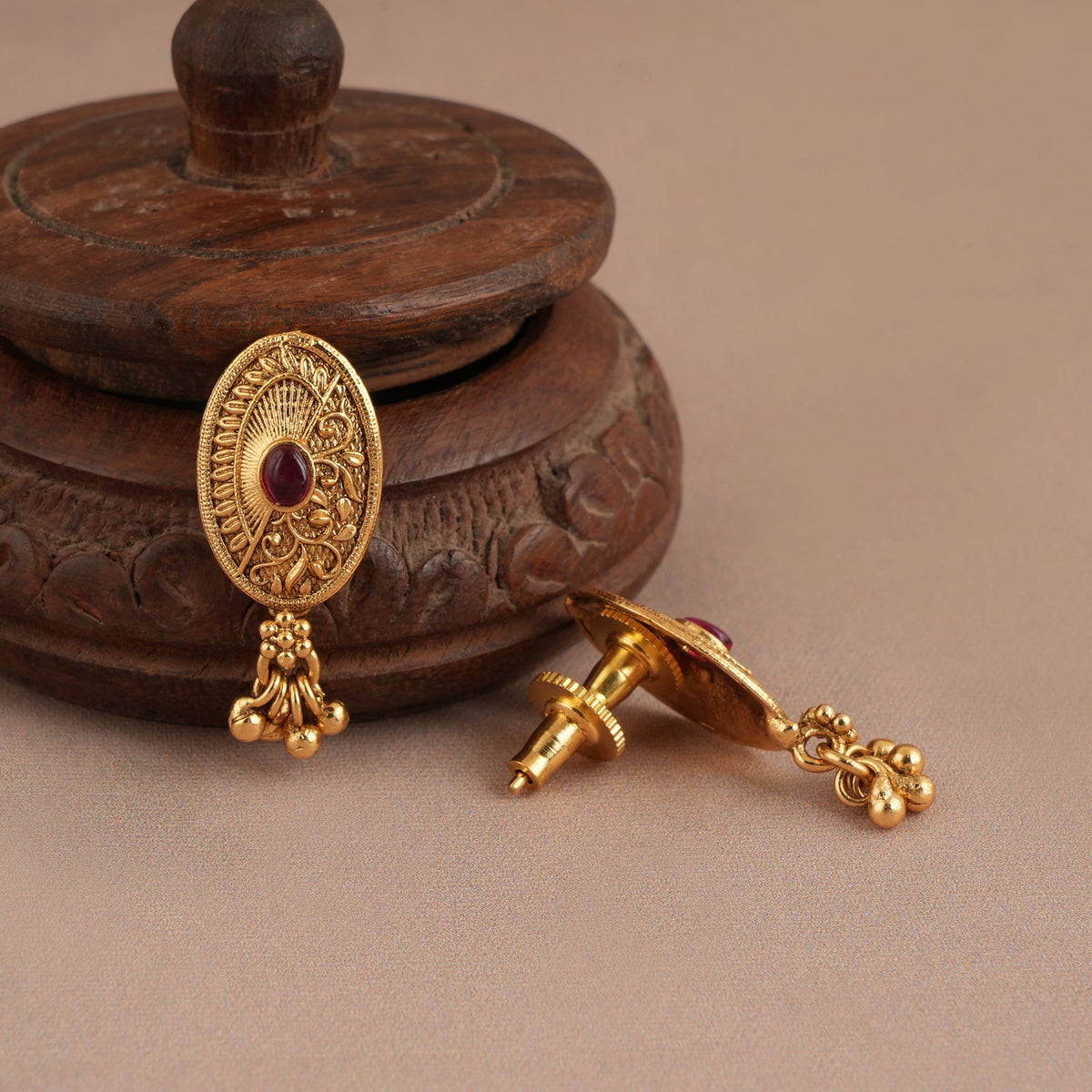 Stunning delicate antique gold mangalsutra set