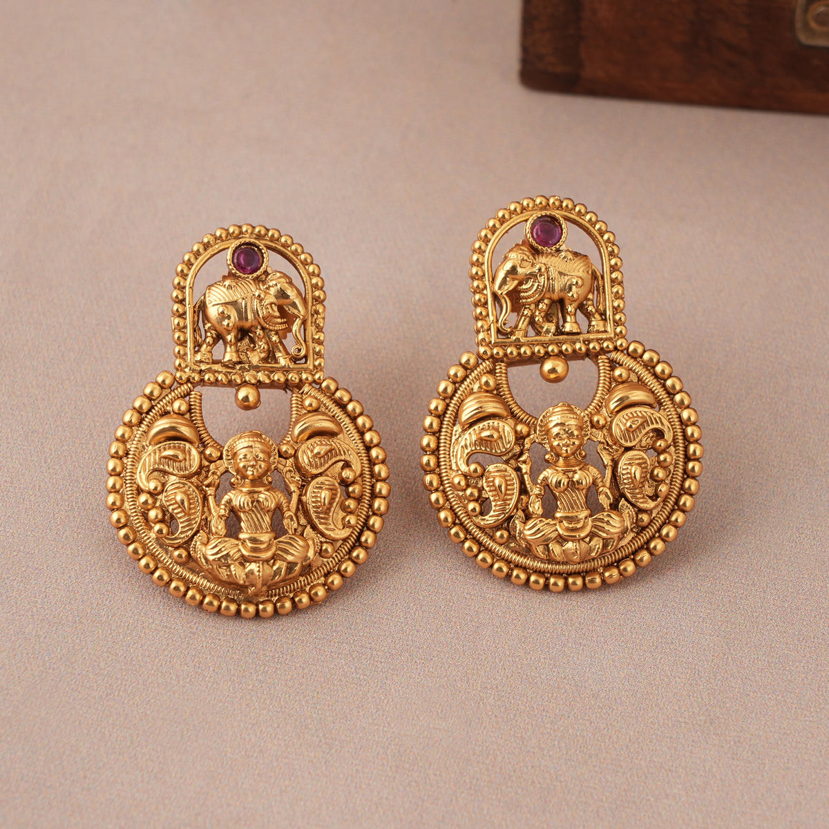 Stunning multicolor plain antique gold ma lakshmi necklace set I Temple Jewelry