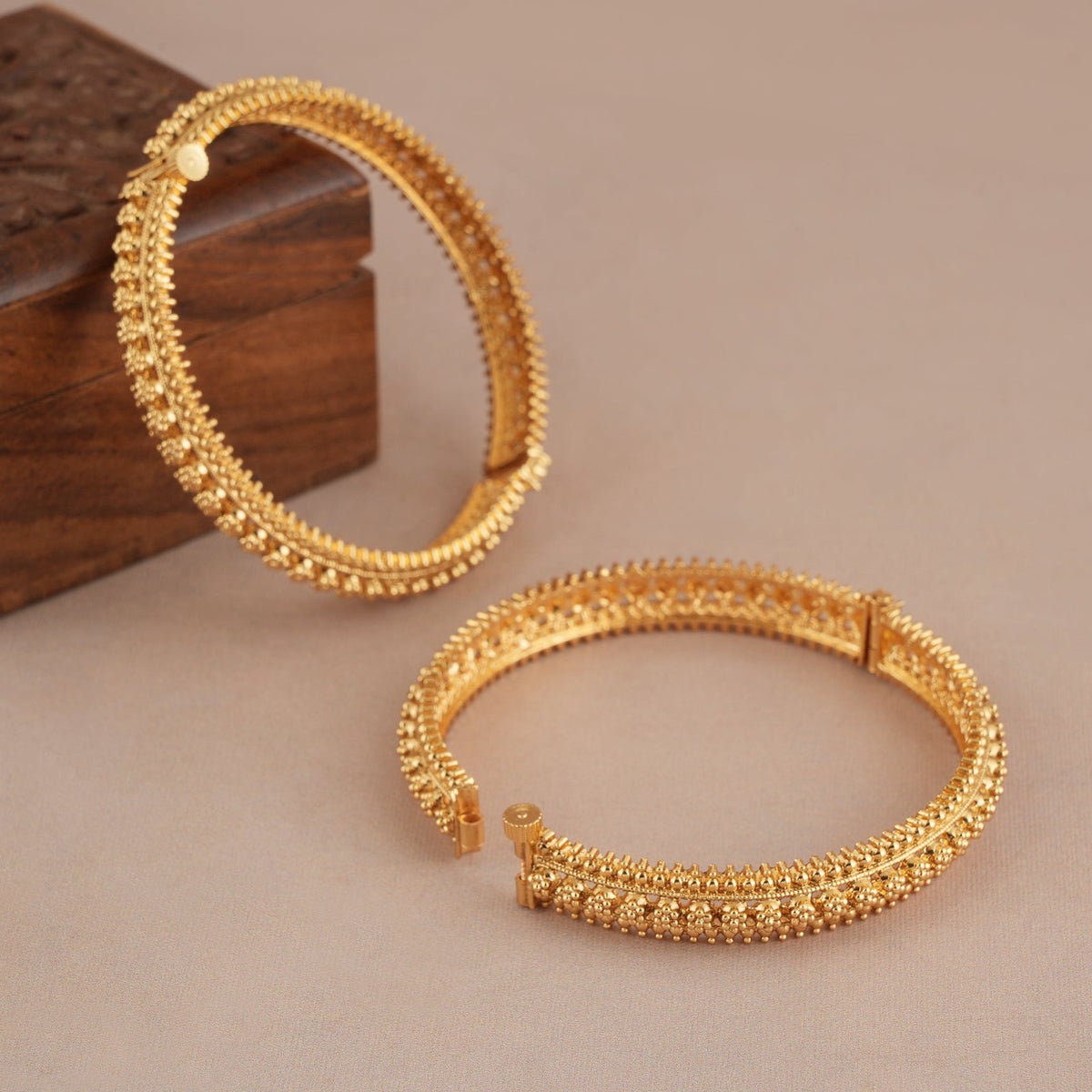 Amazing antique gold plain floral bangle set