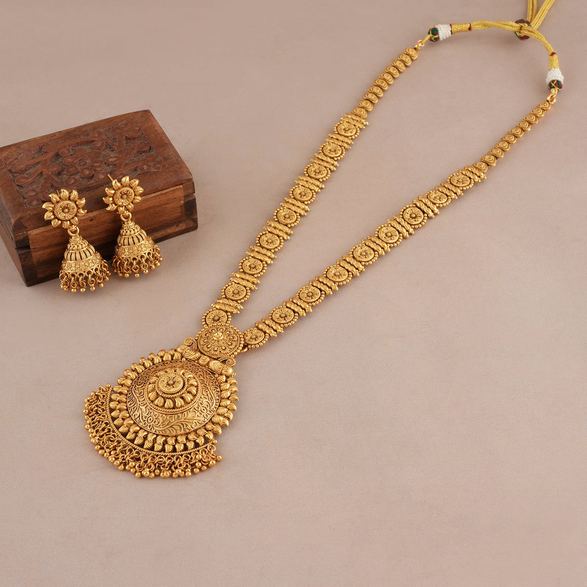 Stunning long antique gold traditional necklace set with earring