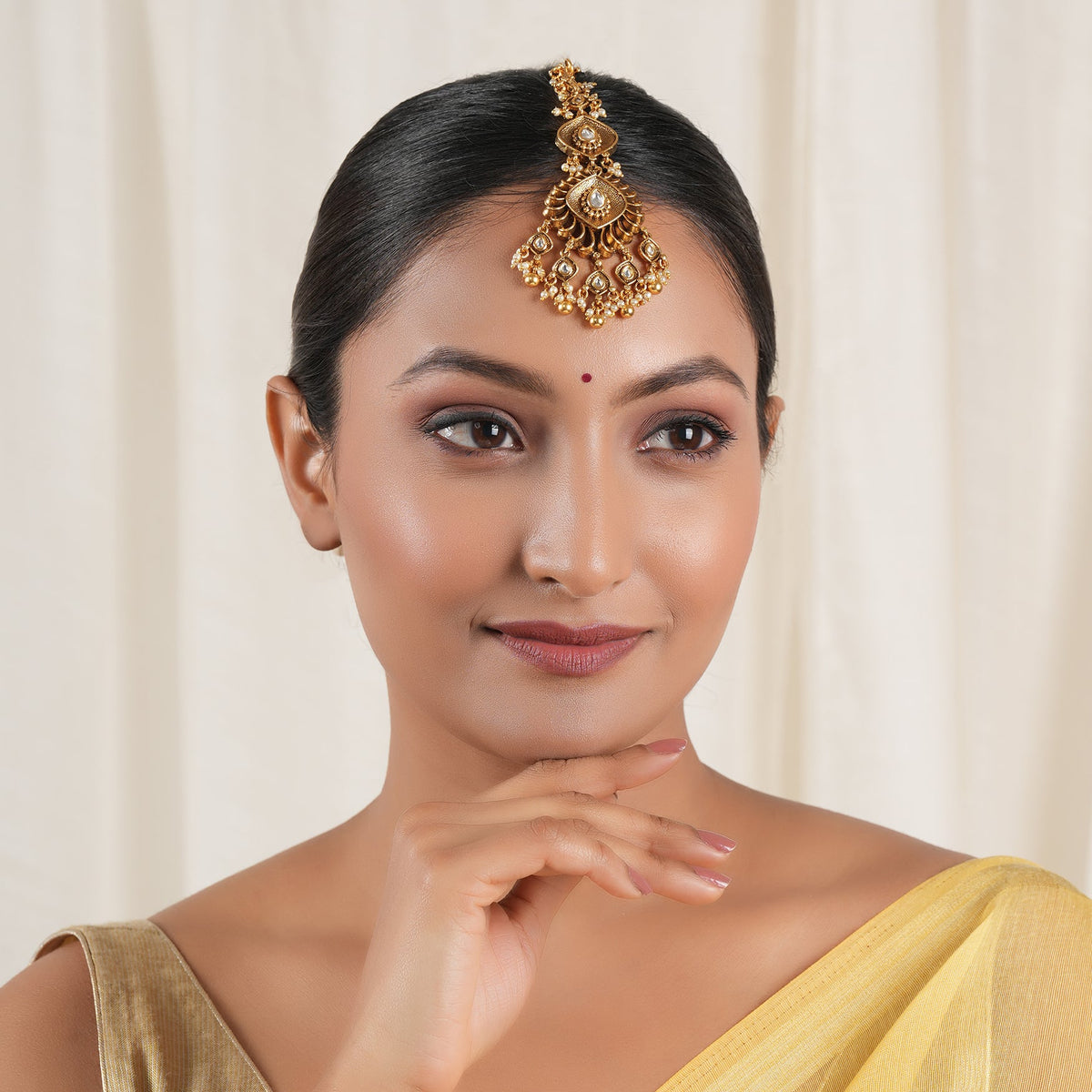 Amazing antique gold kundan maangtika