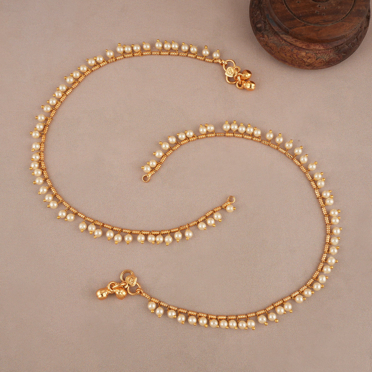 Stunning pearl line elegant gold plated anklet set