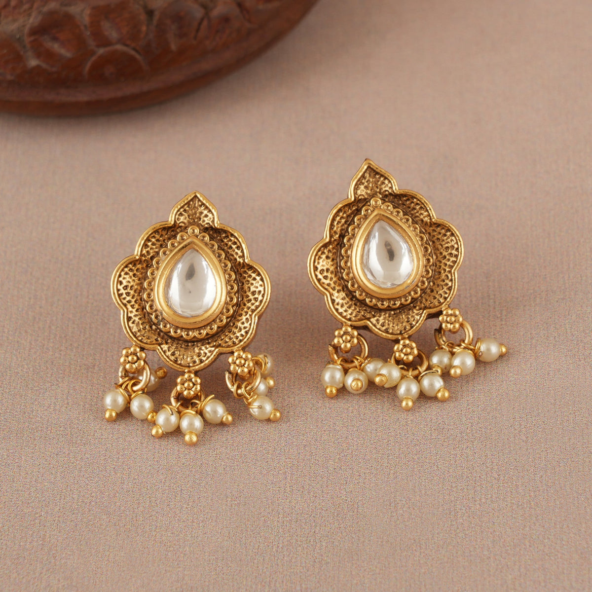 Long antique gold kundan mangalstura set