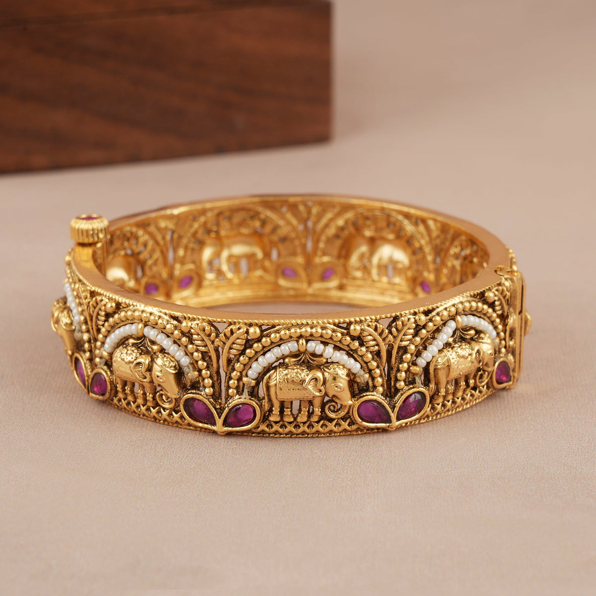 Openable stunning antique gold pearl kada