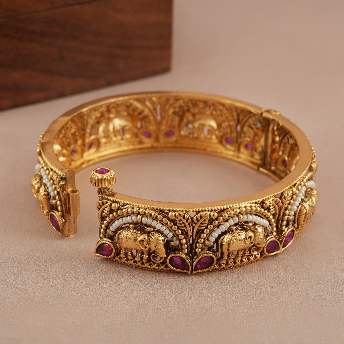 Openable stunning antique gold pearl kada