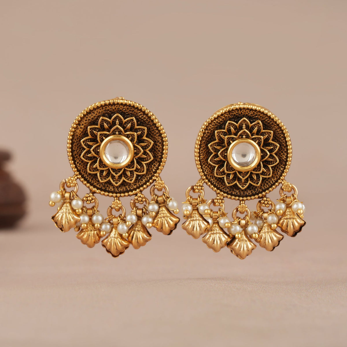 Elegant antique gold kundan pearl drop earring
