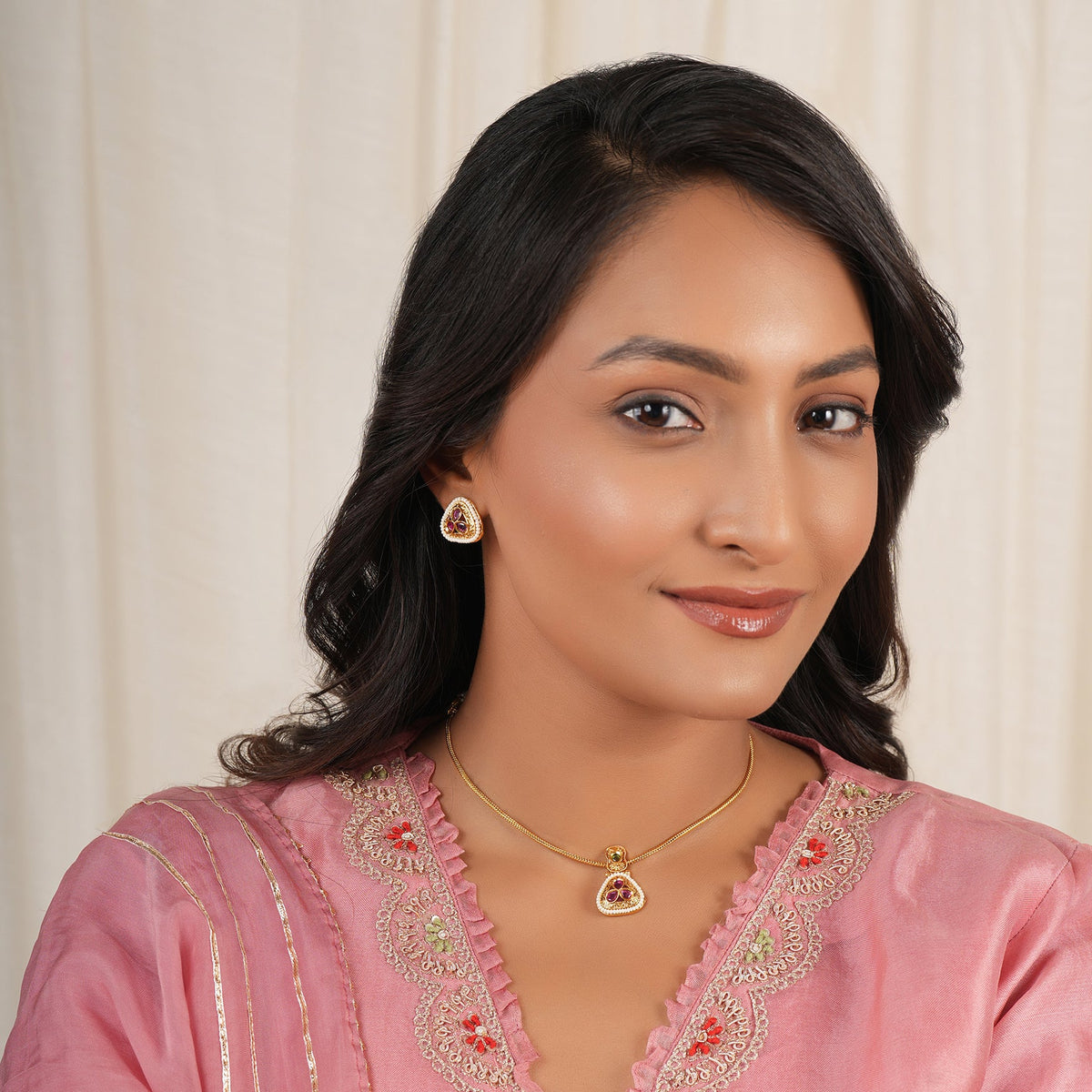 Elegant stone antique gold necklace set