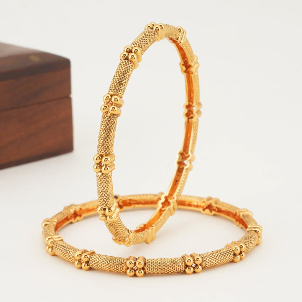 Beautiful plain gold bangle set