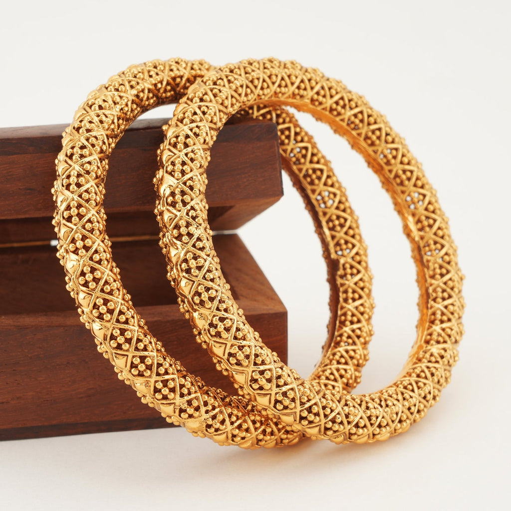 Beautiful gold plated bangle set