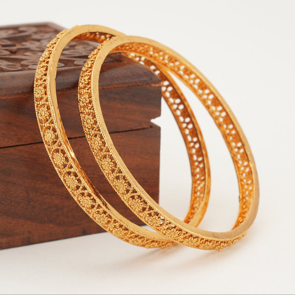 Plain floral gold bangle set
