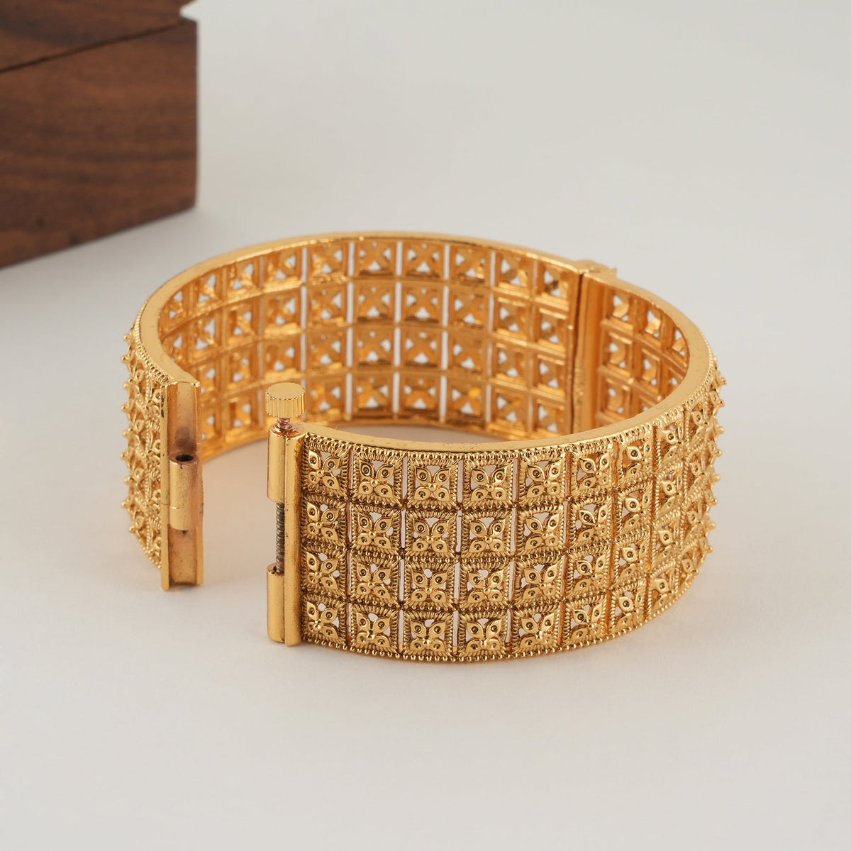Beautiful broad plain gold Kada