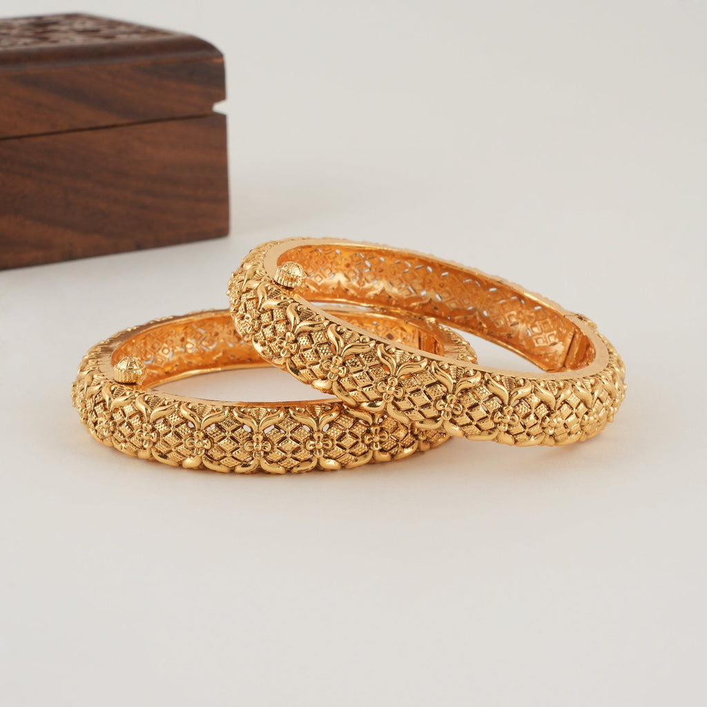 Stunning plain broad gold bangle set