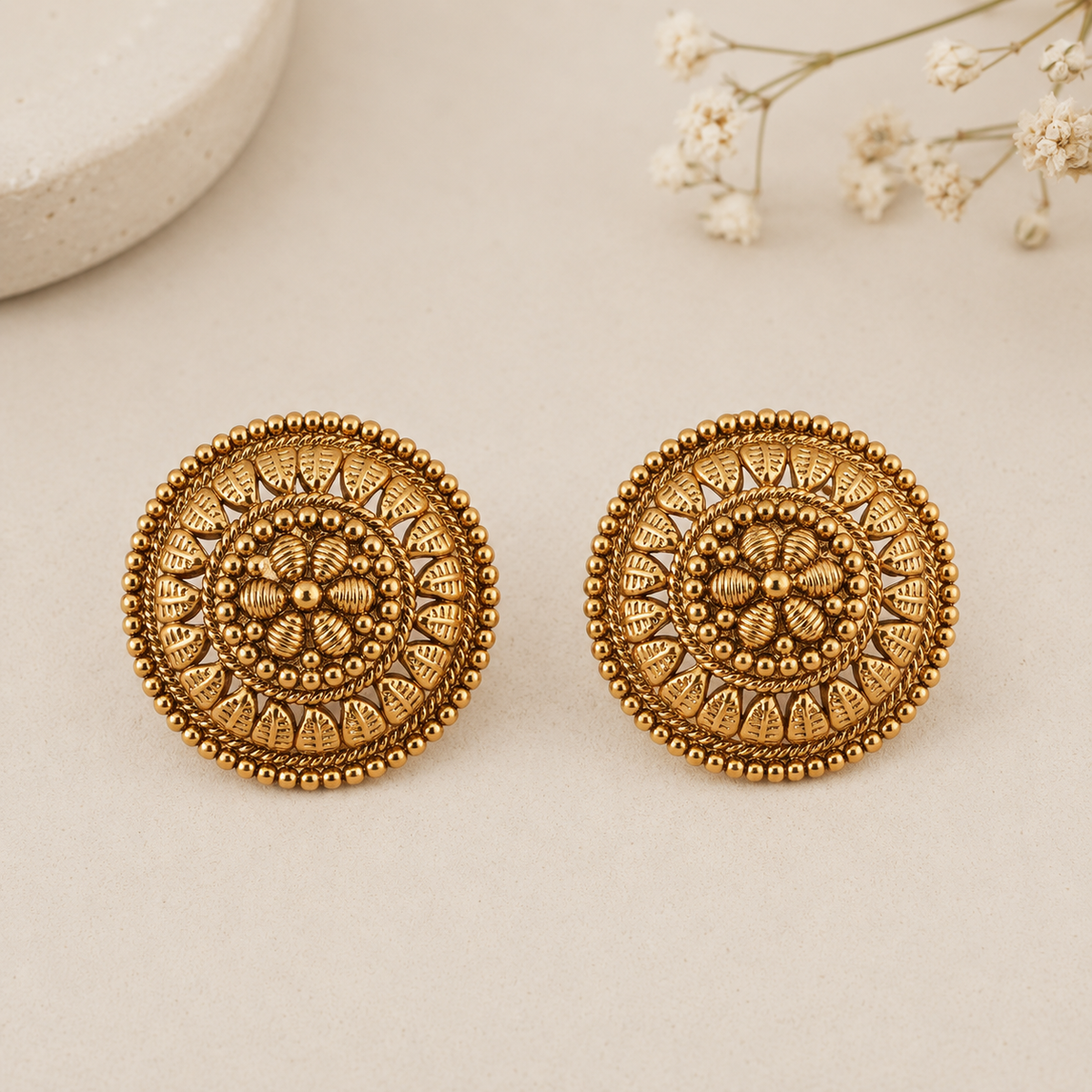 Round antique gold plated plain stud earring