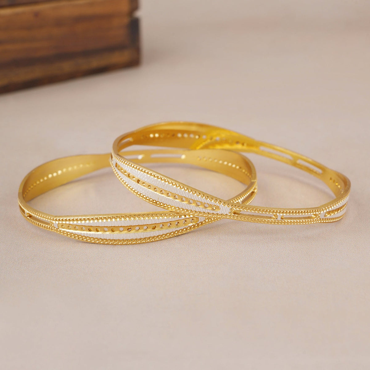 Dual tone gold plated bangle set